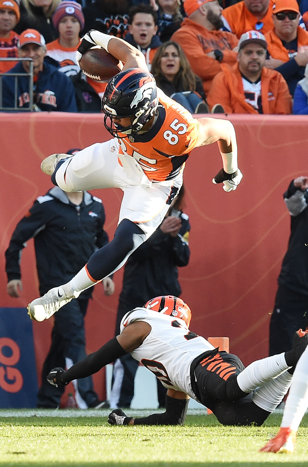 121921-s-dg-bengalsbroncos922 .jpg